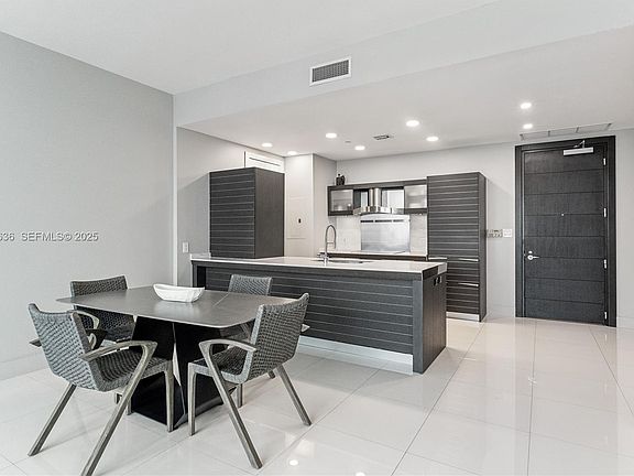 3rd image of 200 Biscayne Boulevard Way APT 4912
