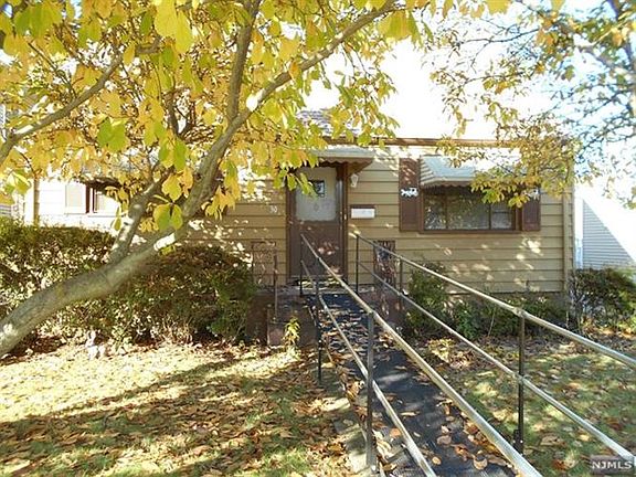 3rd image of 30 Riverdale Ave