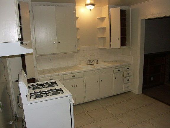 4th image of 2531 Phyllis Ave