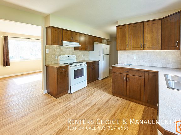4th image of 807 7a Ave N