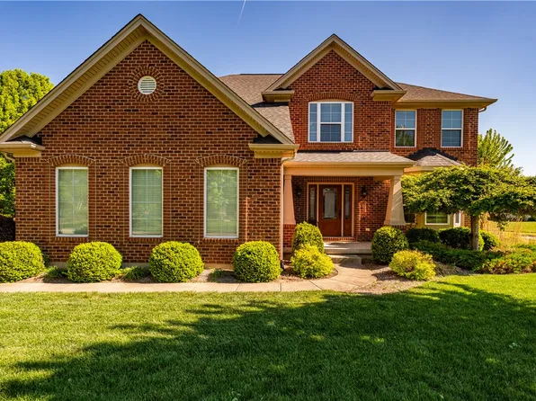 636 Brookmeade Ct, Dayton, OH 45434