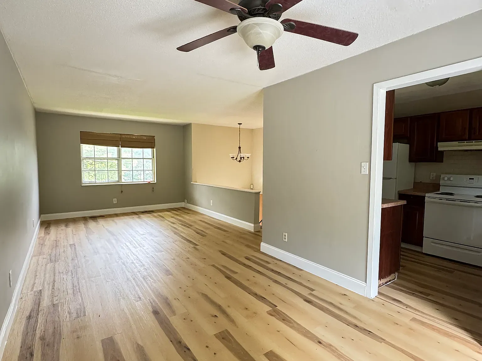 3 bed, 1450 sqft, $2,200 — Photo 4
