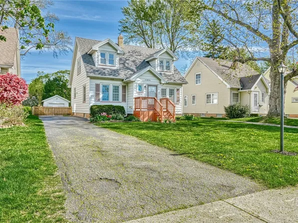 254 Seville Dr, Rochester, NY 14617