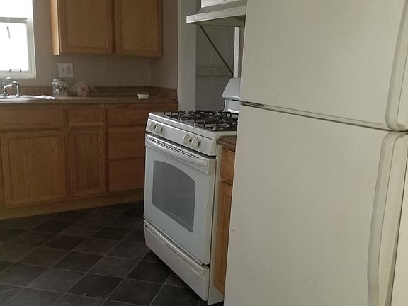 4th image of 2216 Monroe Ave