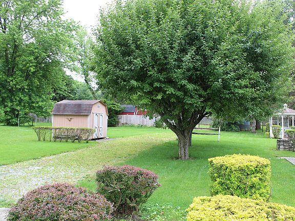 3rd image of 133 Annett Dr