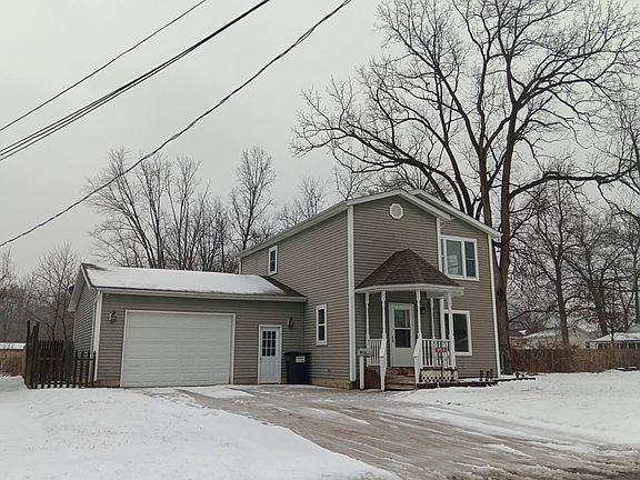 3rd image of 212 Darrow St