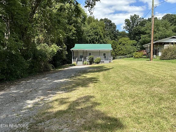 3rd image of 111 Tansy Ln