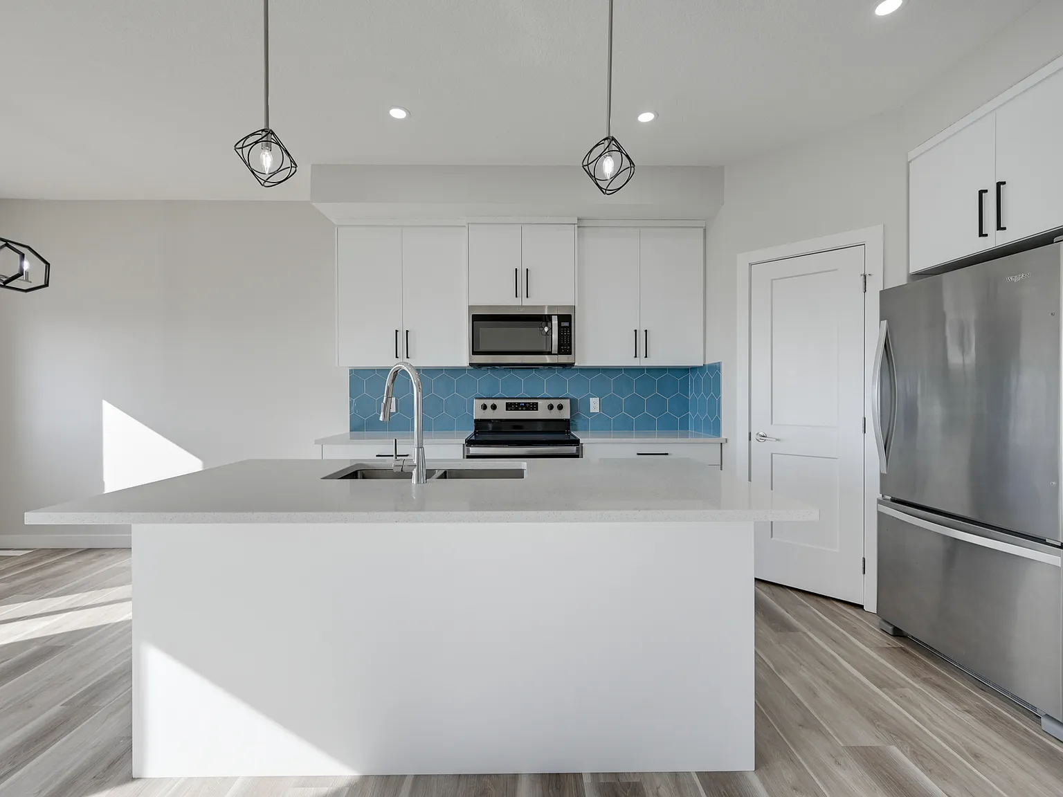 3 Bed 2.5 Bath Dbl Garage Duplex For Rent Leduc — Photo 2