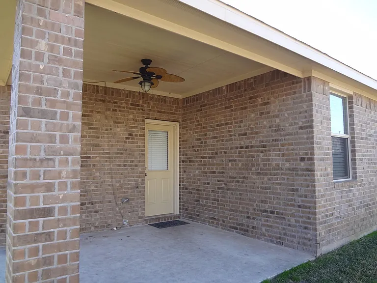 24510 Avellino Ct — Photo 27