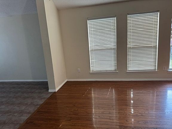 4th image of 9817 Fillmore Dr
