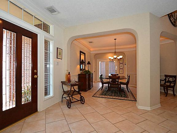 Entry Way view of Formal Dinning Room