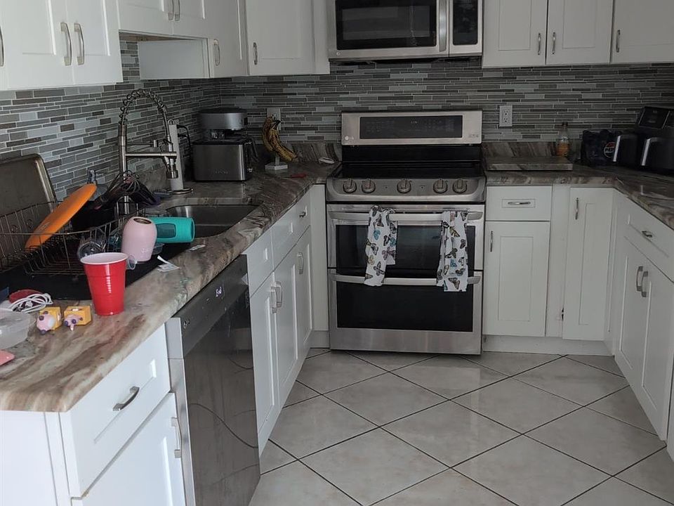 2nd image of 1137 SW Colorado Avenue
