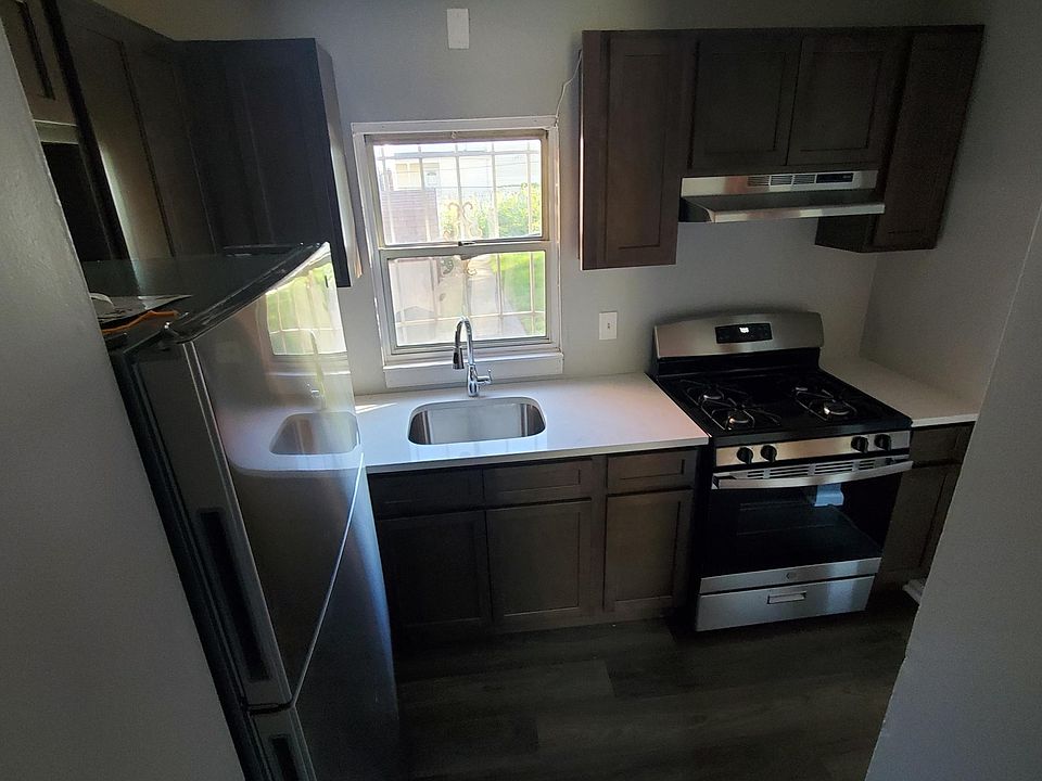1st image of 293 13th Ave #1
