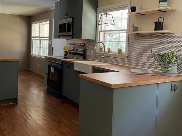 256 Westwood Dr, Fayetteville, NC 28303