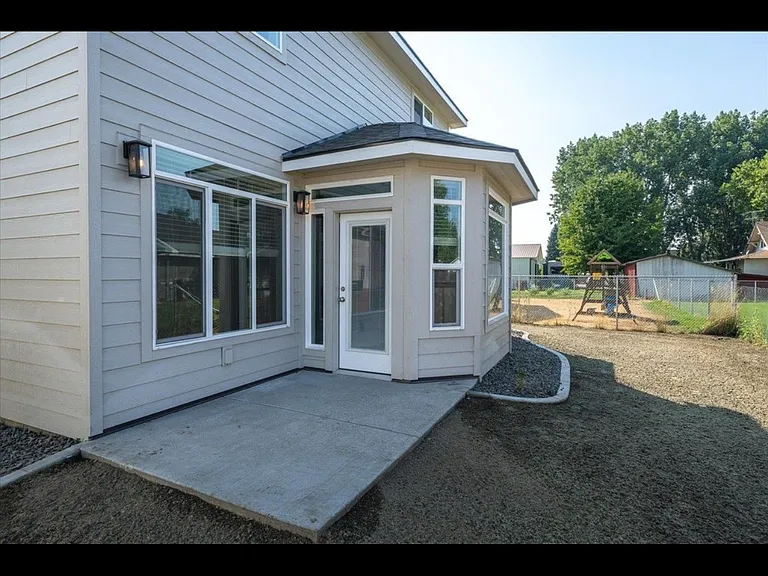 18315 E Desmet Ave — Photo 27