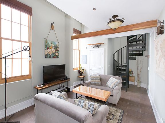 3rd image of 800 Cottageview Dr Suite 313