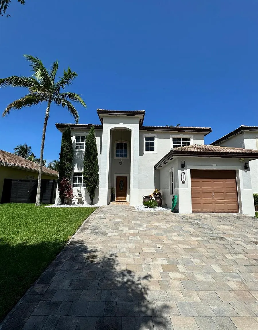 3 bed, 1774 sqft, $4,800 — Photo 1
