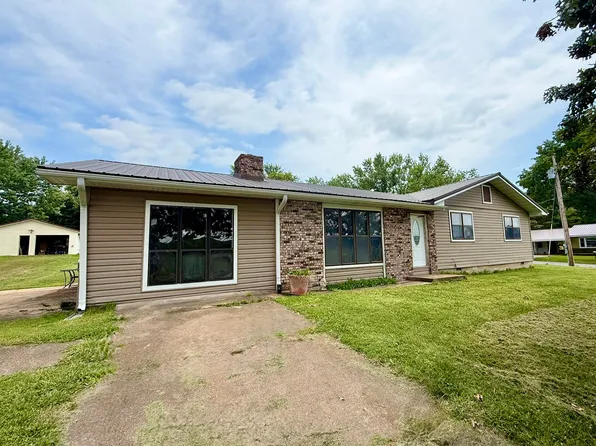 136 S Airport Road, Houston, MO 65483