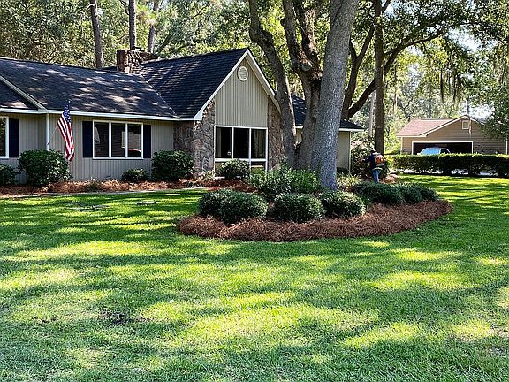 3rd image of 2318 Oakwood Dr