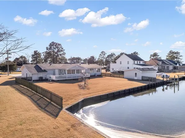 100 Swan Dr, Currituck, NC 27929
