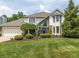 19802 Echo Dr, Strongsville, OH 44149