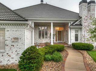 15823 Burt St, Omaha, NE 68118
