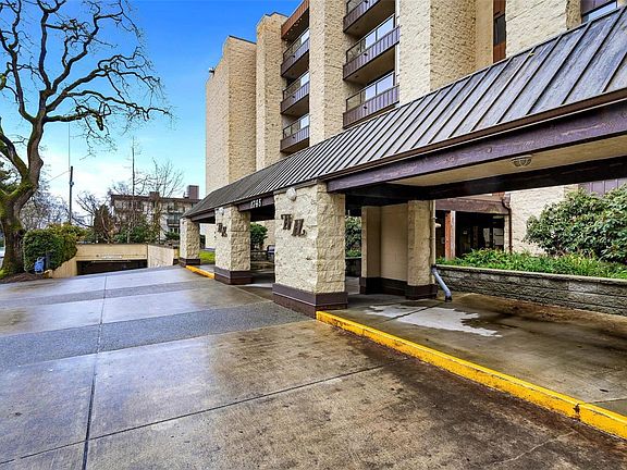 3rd image of 1745 Leighton Rd #512