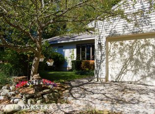 7479 Sunfish Dr NE, Rockford, MI 49341