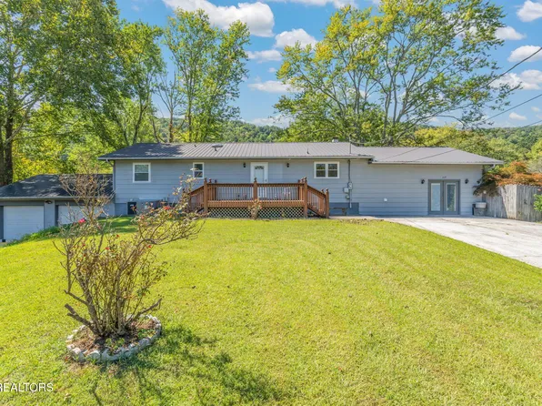 209 Strawberry Ln, Caryville, TN 37714