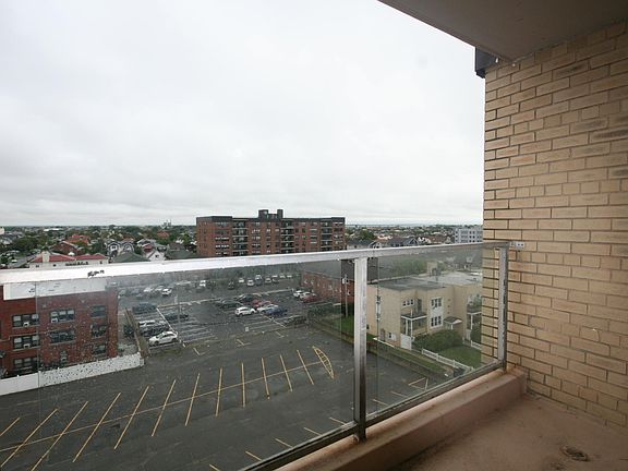 3rd image of 11 Monroe Blvd #7