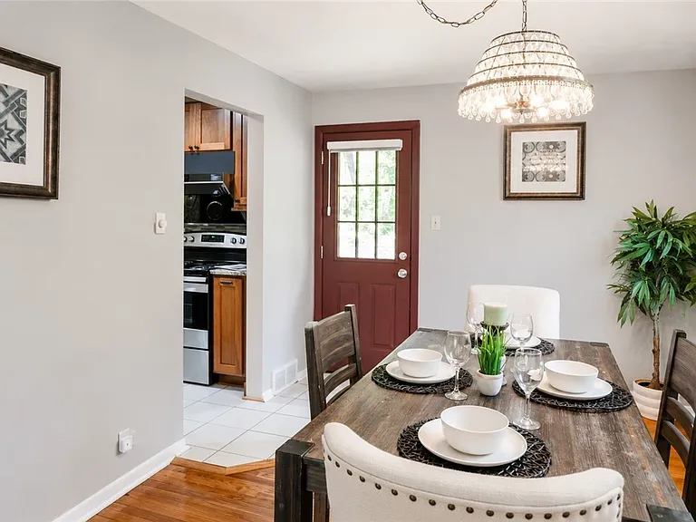 421 Clair Dr — Photo 10