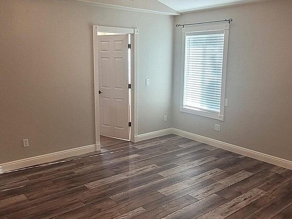 3rd image of 5050 E Fairbrook Cir