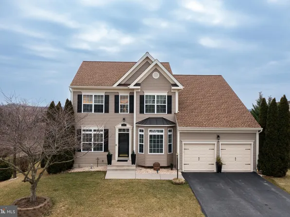 325 Sheerer Dr, Martinsburg, WV 25404