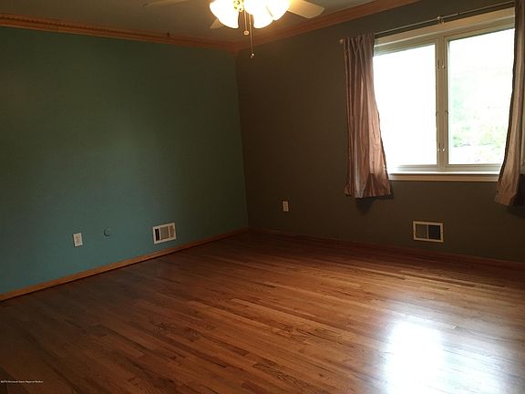 5th image of 27 Pine Brook Dr