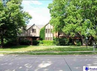 106 S 121st St, Omaha, NE 68154