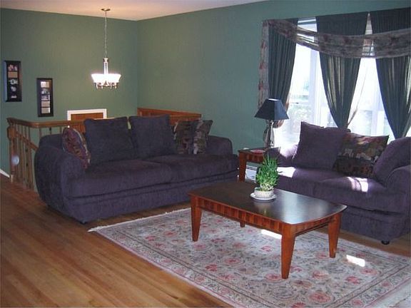 Living Room w/hardwood flooring