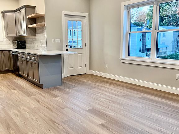 2nd image of 188 Lincoln Ave #2