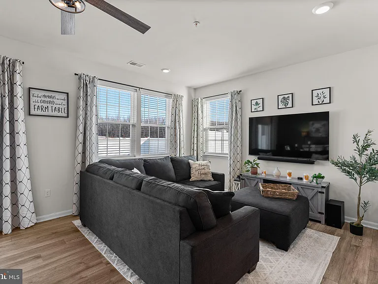 1801 Rankokus Dr — Photo 3