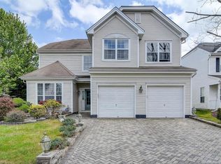 95 Sherwood Dr, Morganville, NJ