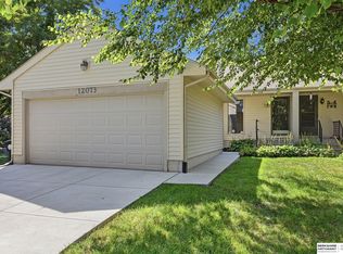 12073 Burdette Cir, Omaha, NE 68164