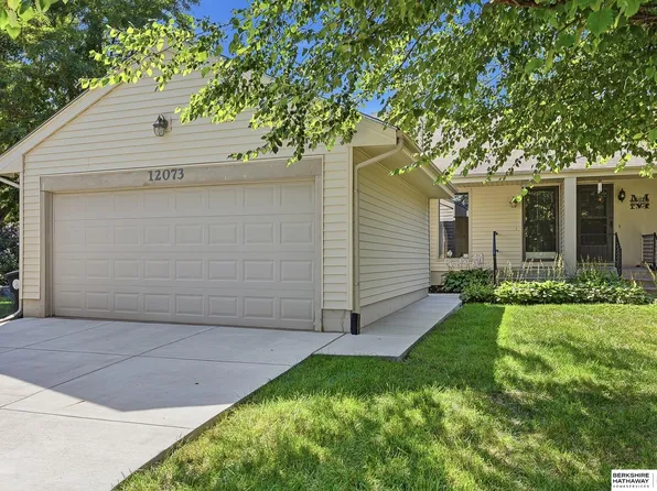 12073 Burdette Cir, Omaha, NE 68164
