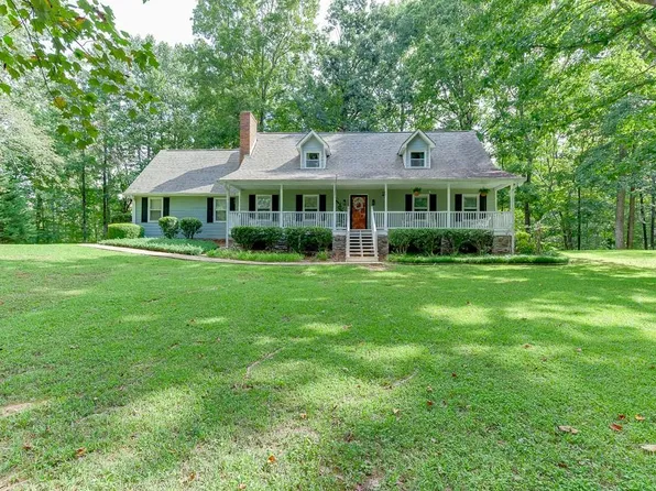 4724 Gateway Ln, Flowery Branch, GA 30542