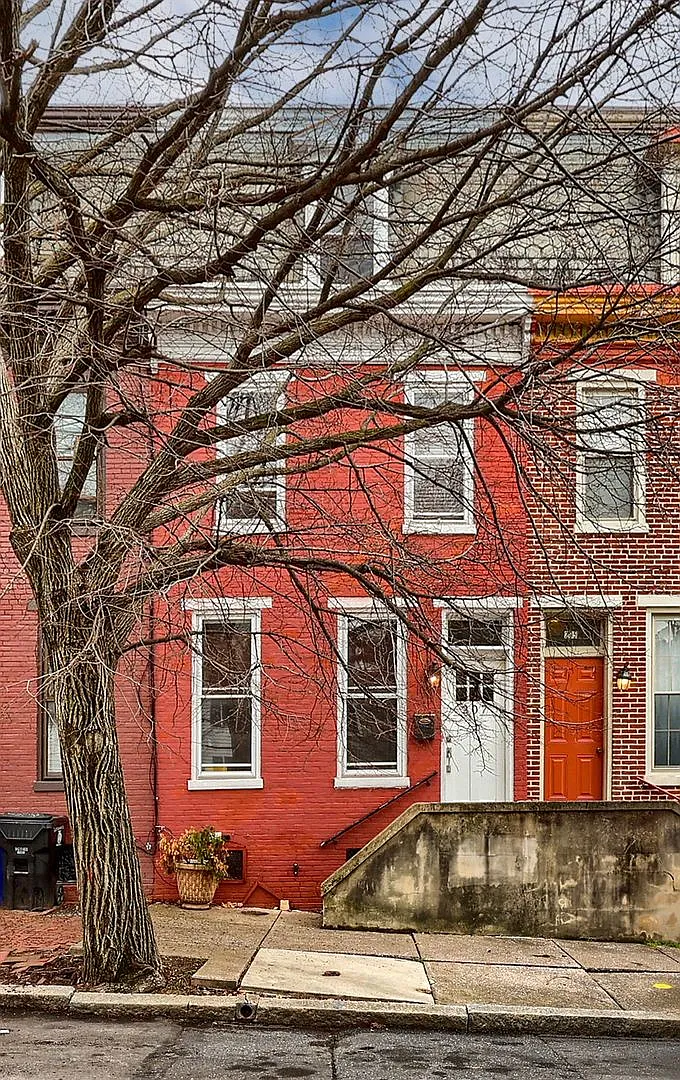 Large 3 Bedroom in Midtown — Photo 1