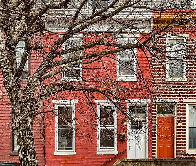 207 Calder St — Photo 1