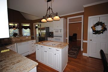 great work space in this kitchen