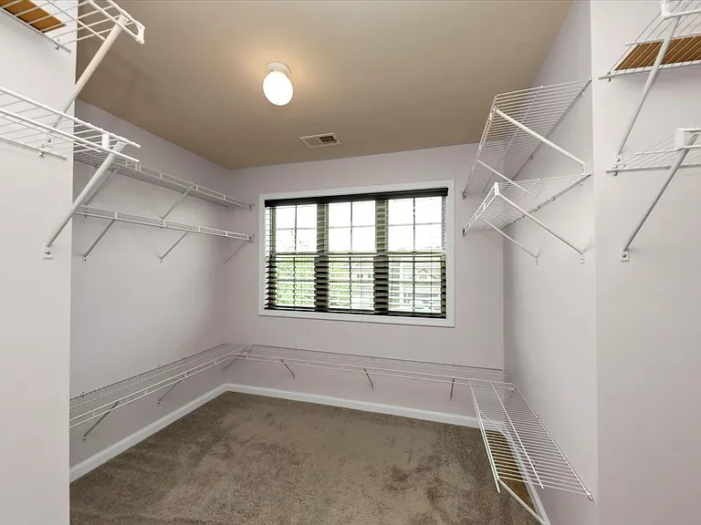 6059 Cove Park Dr — Photo 46