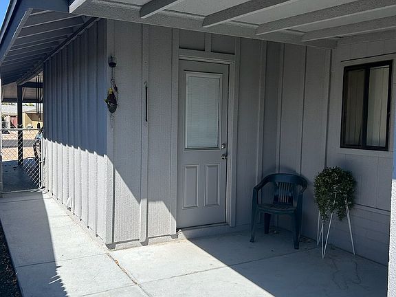 3rd image of 10731 W Connecticut Ave