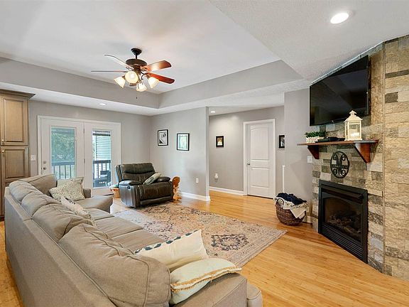 5th image of 135 Dakota Ln