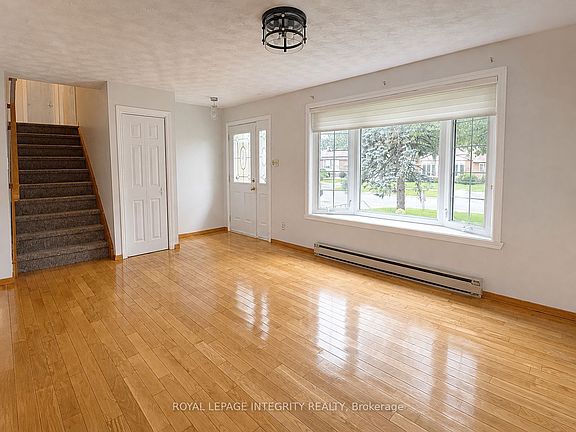 2nd image of 577 Lynwood Dr