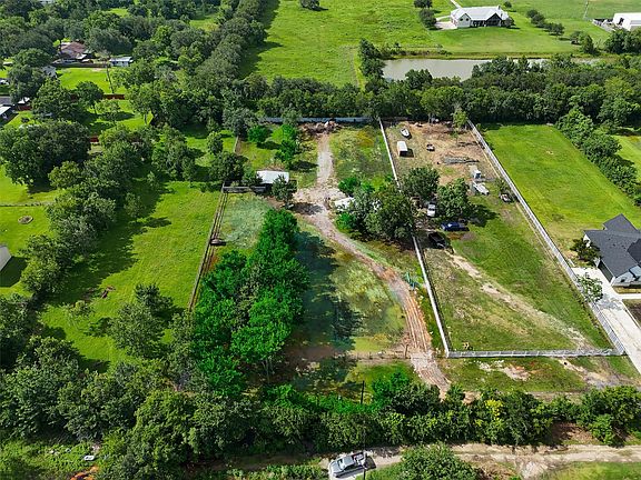 2nd image of 6525 Lesiker Rd